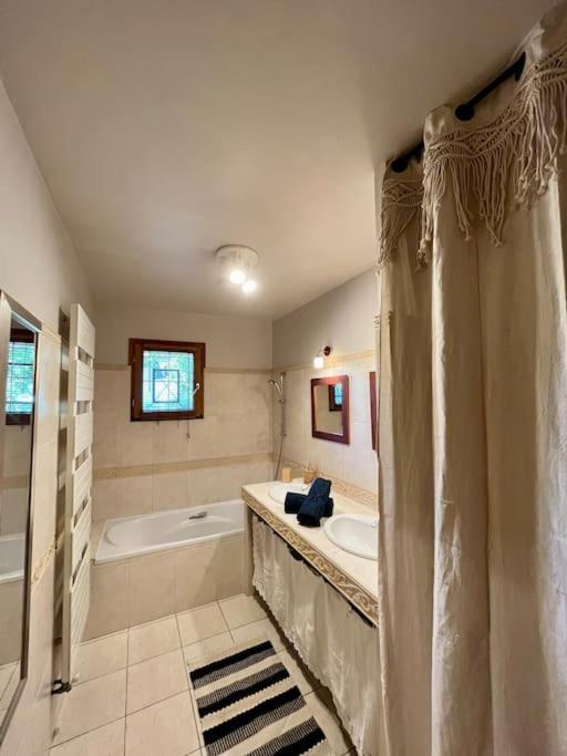 Maison De Avec Piscine Holiday home