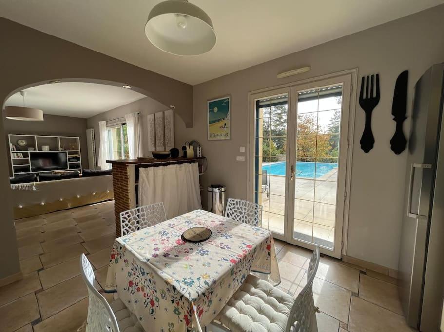Maison De Avec Piscine Holiday home Chancelade