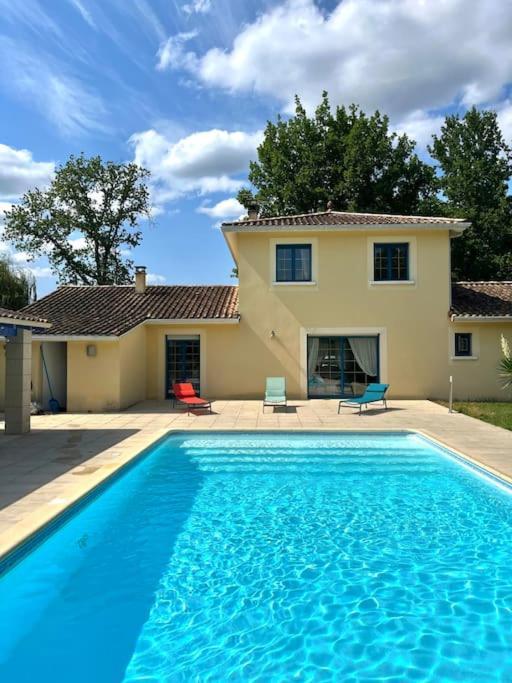 Maison De Avec Piscine Holiday home