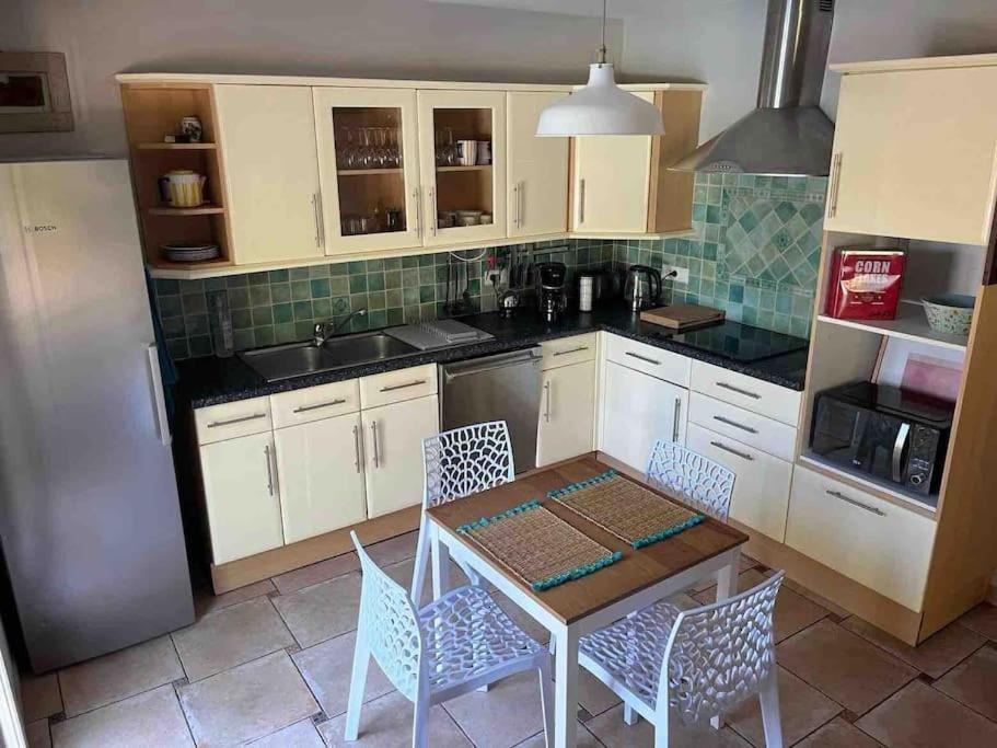 Maison De Avec Piscine Holiday home