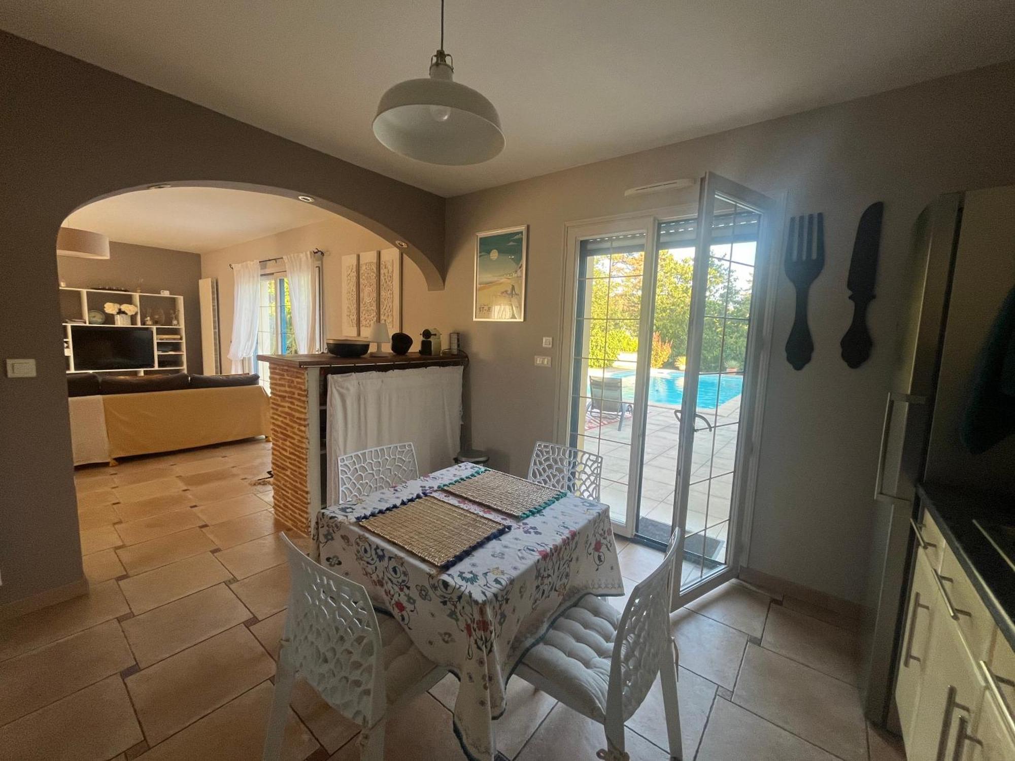Maison De Avec Piscine Holiday home *